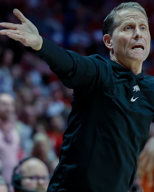 Razorbacks coach Eric Musselman on sidelines against Oklahoma